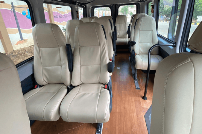 Force Urbania 13+1 - image 1